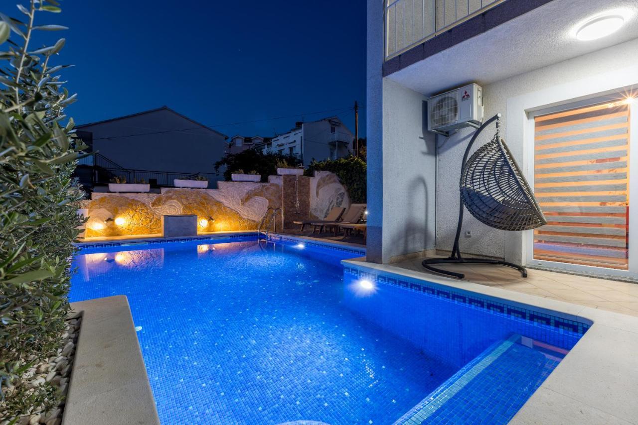Villa Costa Blu With Pool By The Sea Trogir Eksteriør bilde