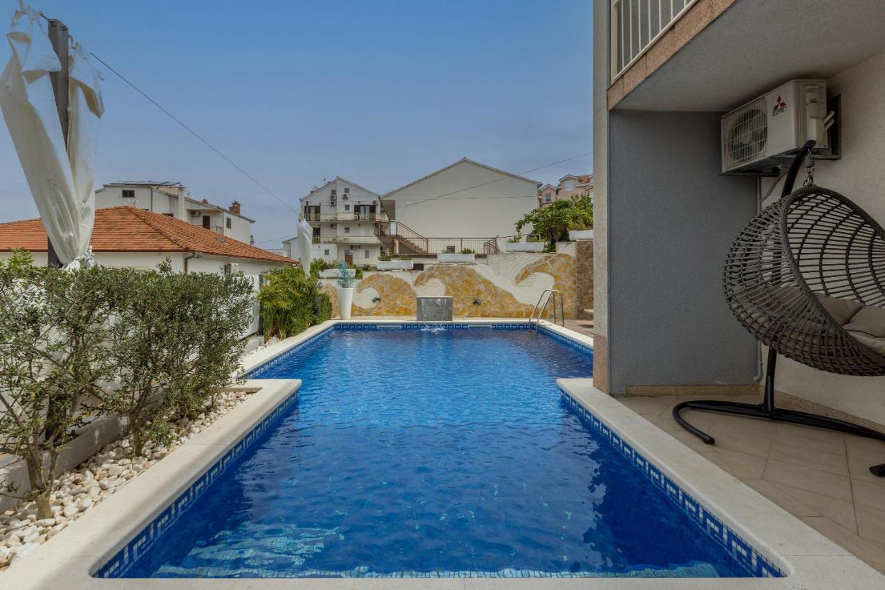 Villa Costa Blu With Pool By The Sea Trogir Eksteriør bilde