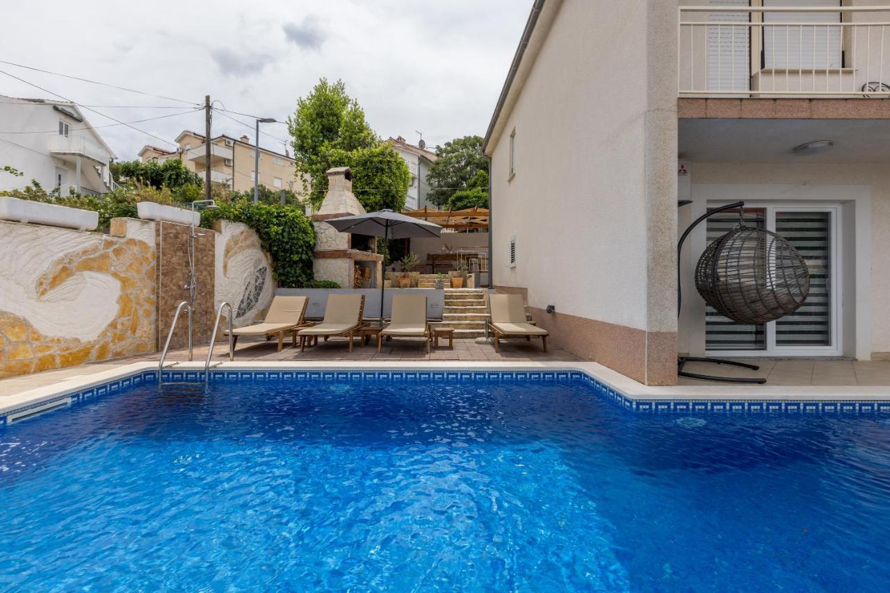 Villa Costa Blu With Pool By The Sea Trogir Eksteriør bilde