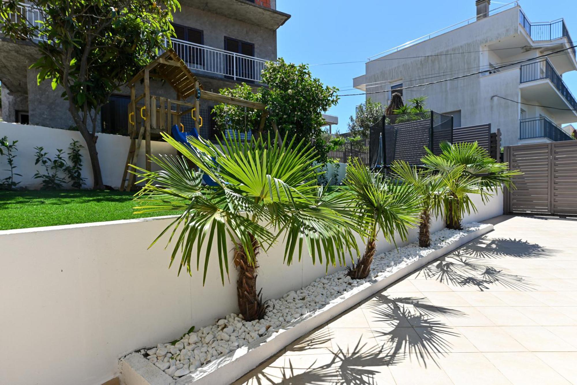 Villa Costa Blu With Pool By The Sea Trogir Eksteriør bilde