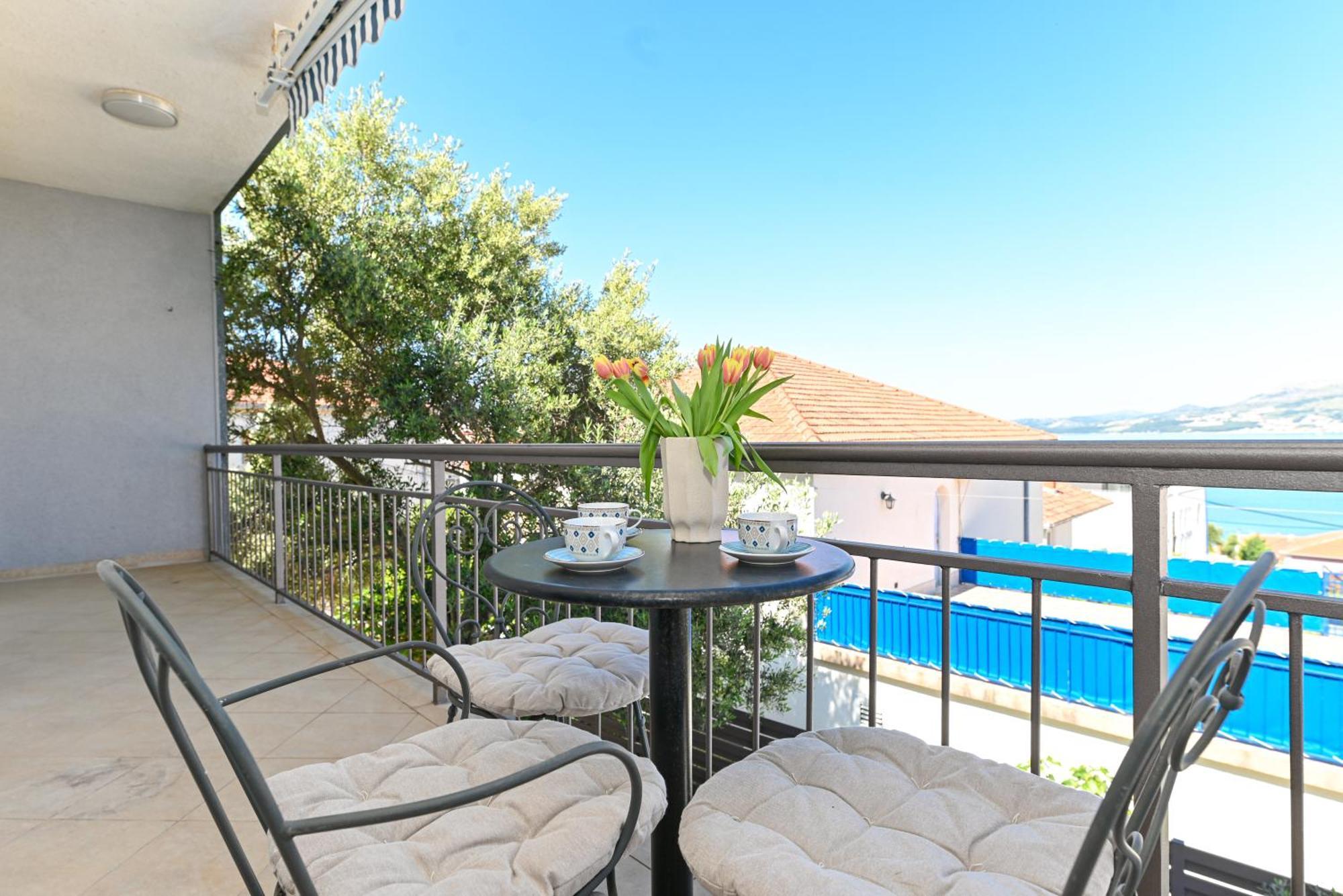 Villa Costa Blu With Pool By The Sea Trogir Eksteriør bilde
